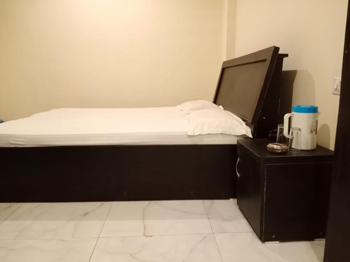 S S Hotel And Restaurant By Wb Economy Jaunpur Eksteriør bilde